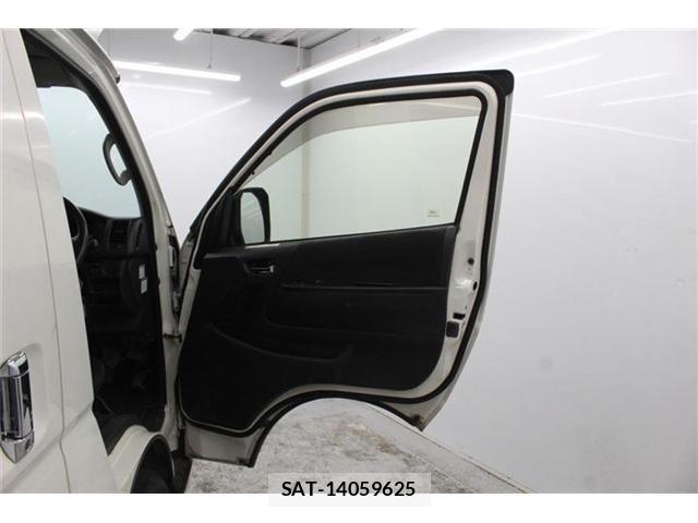 Toyota HIACE VAN 2021-05 7458462-29