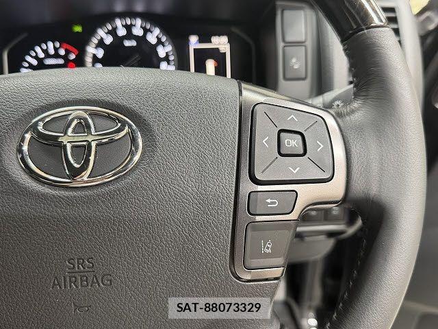Toyota HIACE VAN 2025-03 7458451-11