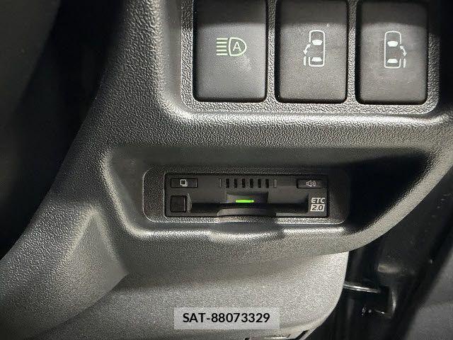 Toyota HIACE VAN 2025-03 7458451-15