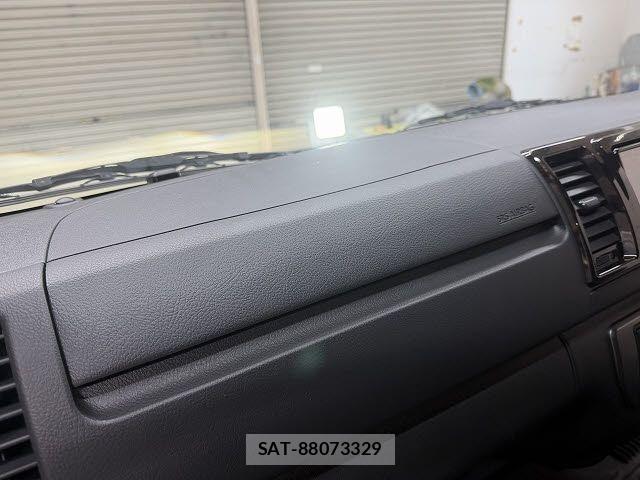Toyota HIACE VAN 2025-03 7458451-17