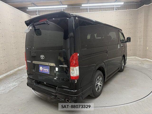 Toyota HIACE VAN 2025-03 7458451-2