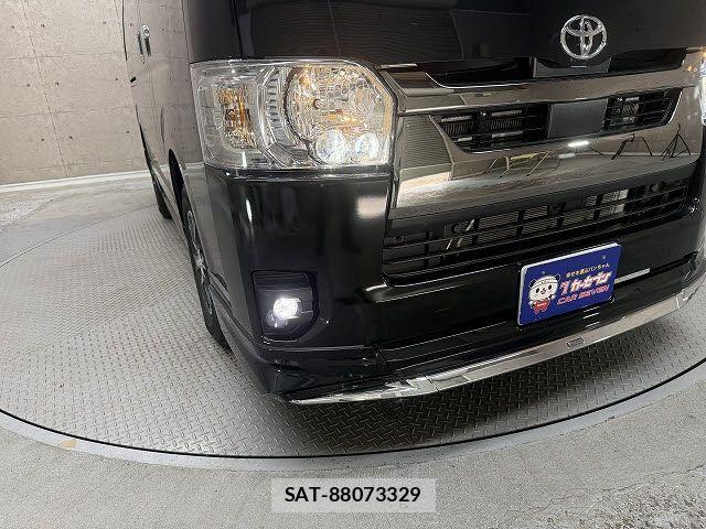 Toyota HIACE VAN 2025-03 7458451-3