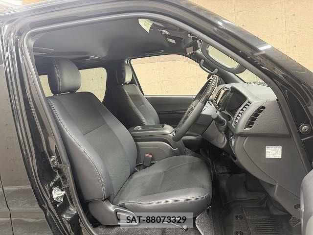 Toyota HIACE VAN 2025-03 7458451-5