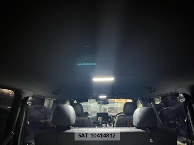 Toyota HIACE VAN 2020-11 7503294-12