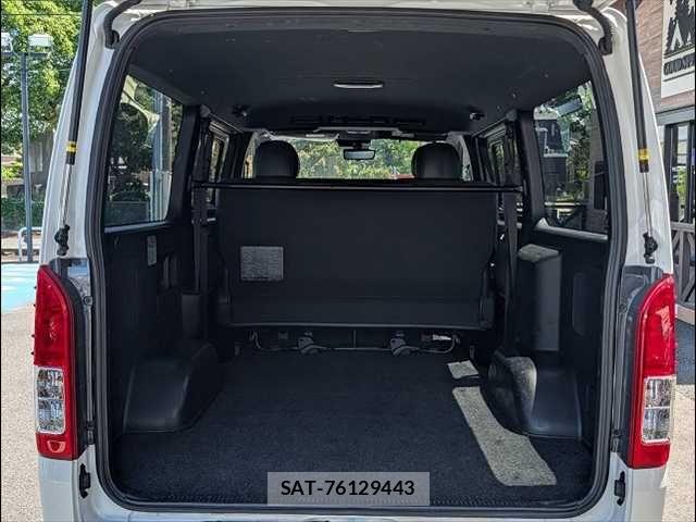 Toyota HIACE VAN 2024-08 7503284-12