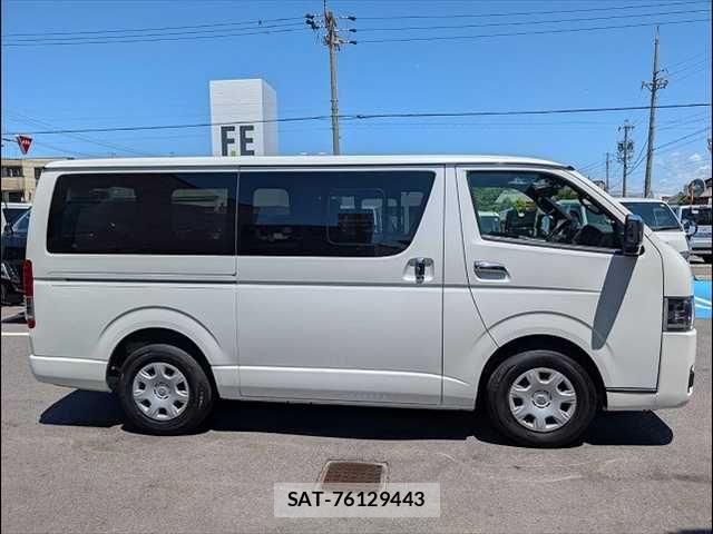 Toyota HIACE VAN 2024-08 7503284-13
