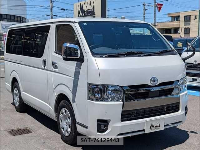 Toyota HIACE VAN 2024-08 7503284-15