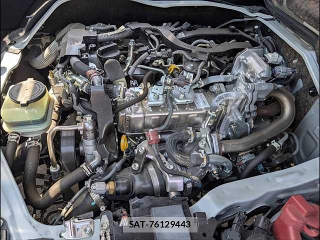 Toyota HIACE VAN 2024-08 7503284-17