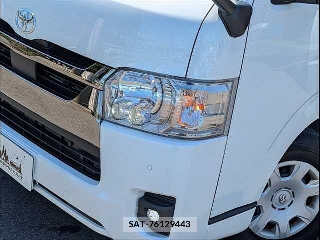Toyota HIACE VAN 2024-08 7503284-18
