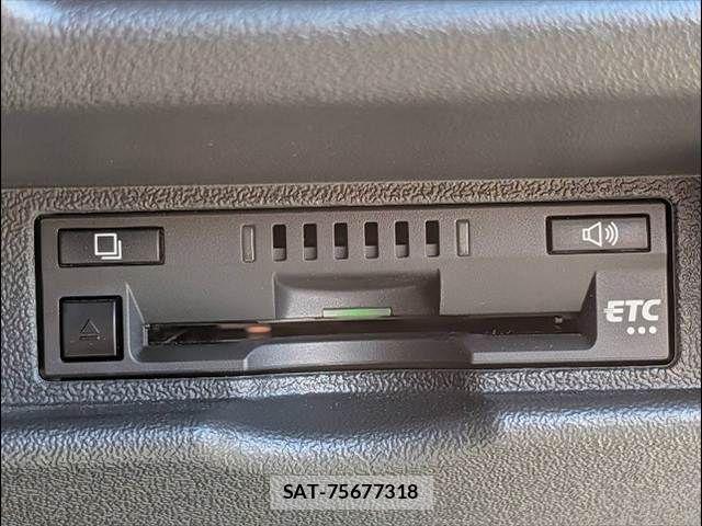 Toyota HIACE VAN 2024-03 7503282-9