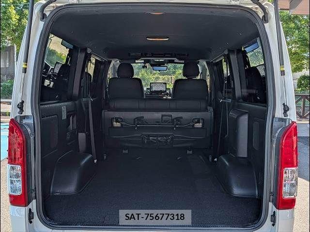 Toyota HIACE VAN 2024-03 7503282-12
