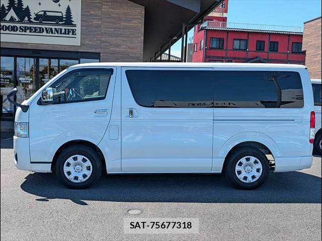 Toyota HIACE VAN 2024-03 7503282-13