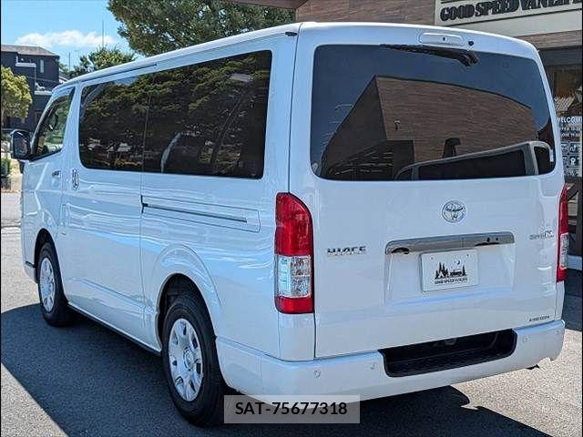Toyota HIACE VAN 2024-03 7503282-16