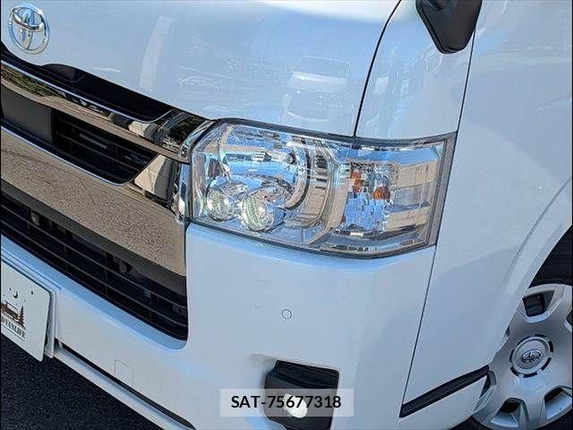Toyota HIACE VAN 2024-03 7503282-18