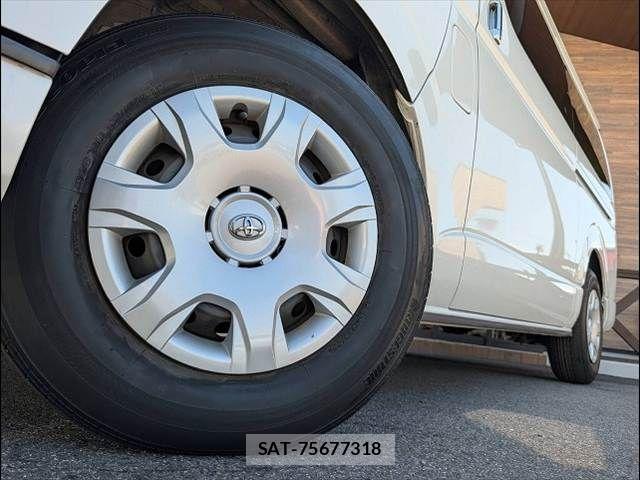 Toyota HIACE VAN 2024-03 7503282-19