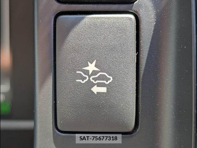 Toyota HIACE VAN 2024-03 7503282-6