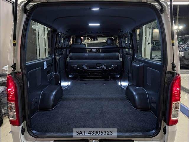 Toyota HIACE VAN 2020-09 7503295-12