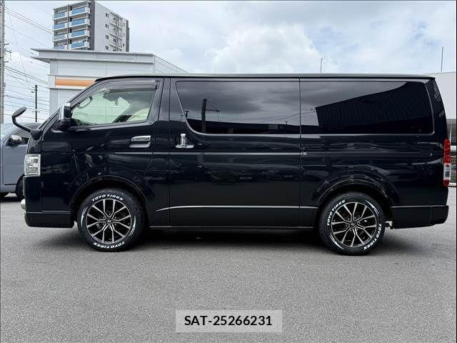 Toyota HIACE VAN 2020-10 7510307-13