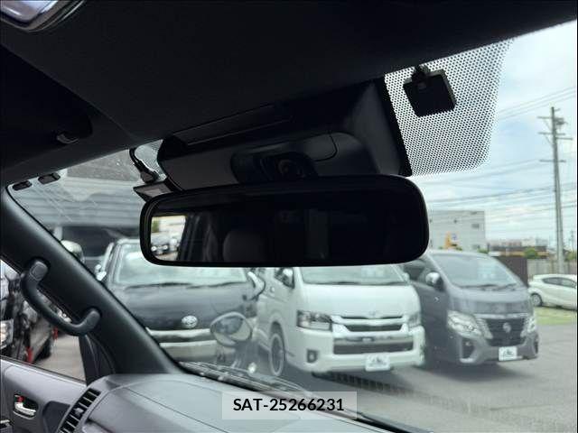 Toyota HIACE VAN 2020-10 7510307-17