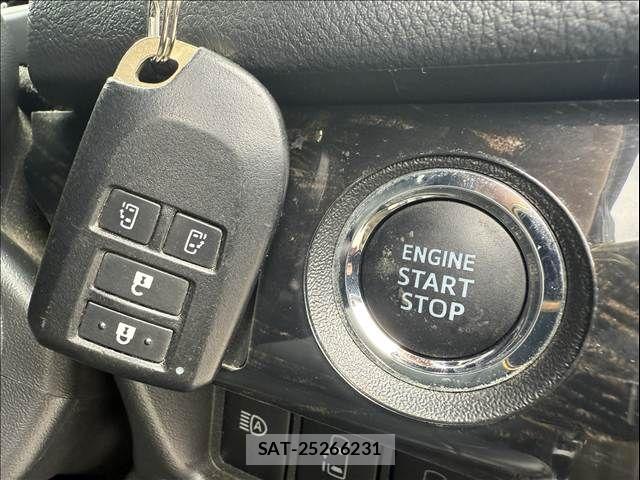 Toyota HIACE VAN 2020-10 7510307-18