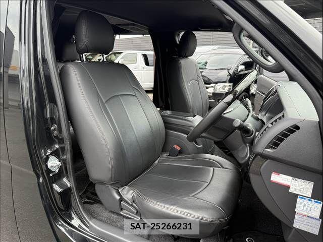 Toyota HIACE VAN 2020-10 7510307-8