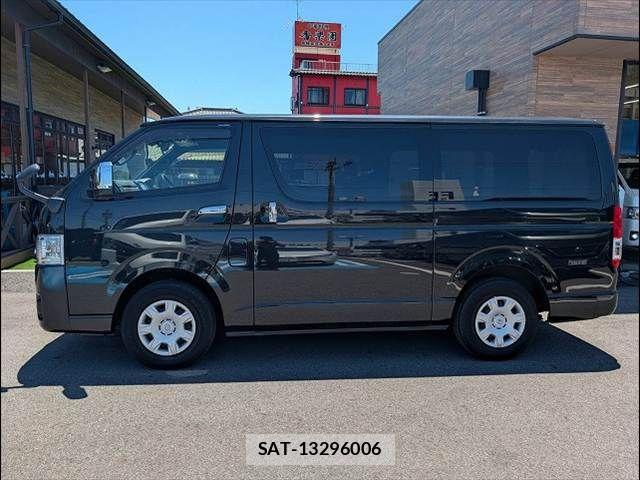 Toyota HIACE VAN 2024-06 7503291-13