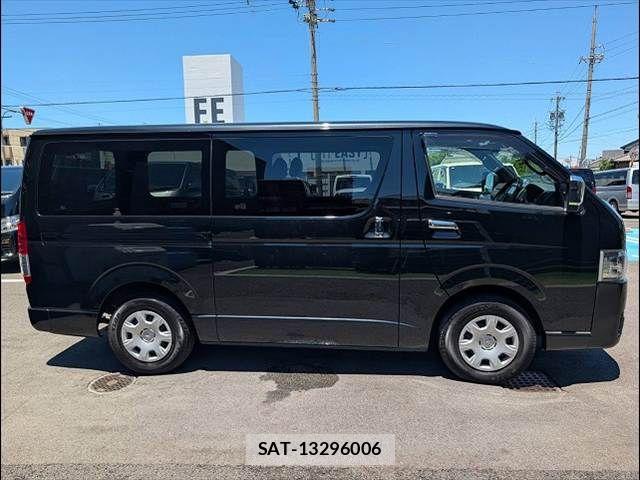 Toyota HIACE VAN 2024-06 7503291-14