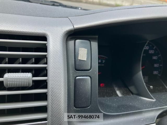 Toyota HIACE VAN 2012-07 7503309-15