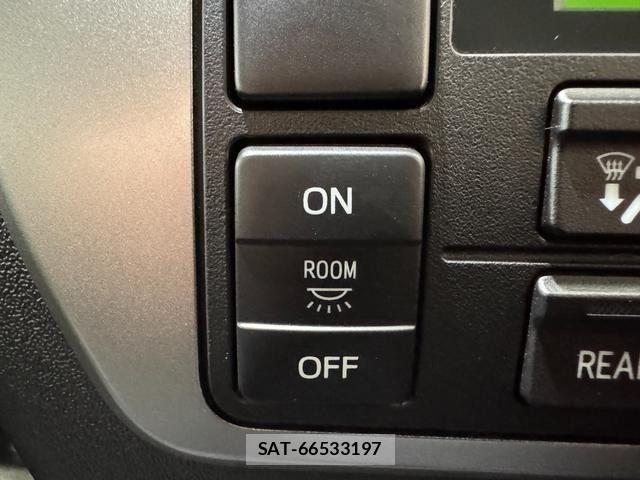 Toyota HIACE VAN 2018-03 7503305-18