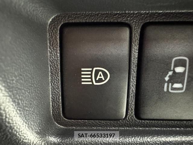 Toyota HIACE VAN 2018-03 7503305-20