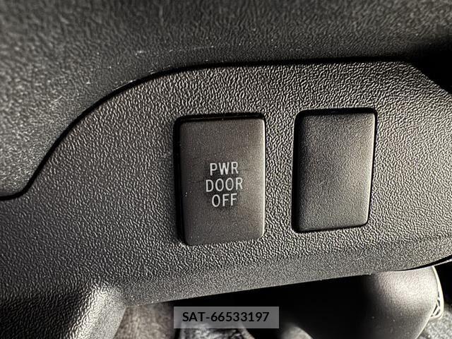 Toyota HIACE VAN 2018-03 7503305-23
