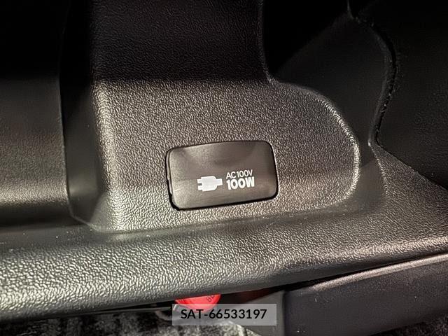 Toyota HIACE VAN 2018-03 7503305-25