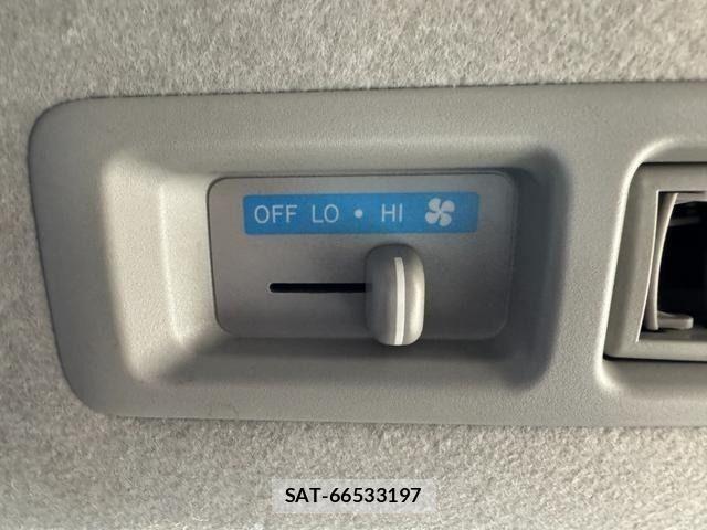 Toyota HIACE VAN 2018-03 7503305-26