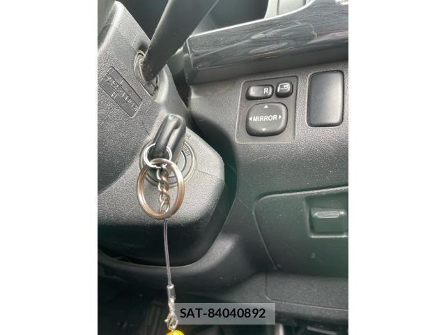 Toyota HIACE VAN 2013-06 7503311-18
