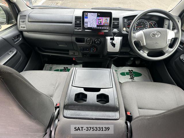 Toyota HIACE VAN 2019-03 7503307-11