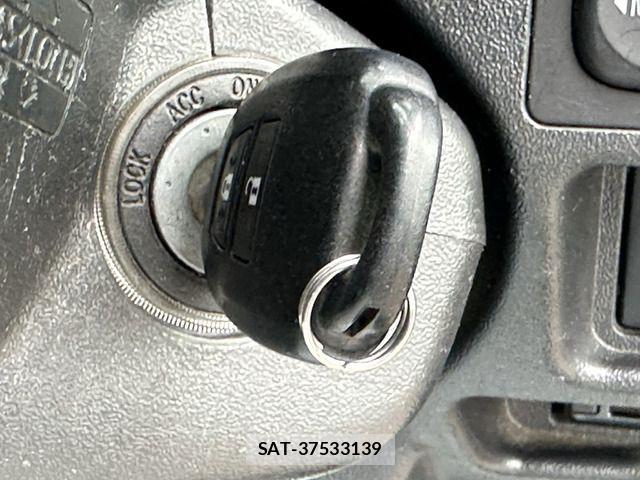 Toyota HIACE VAN 2019-03 7503307-13