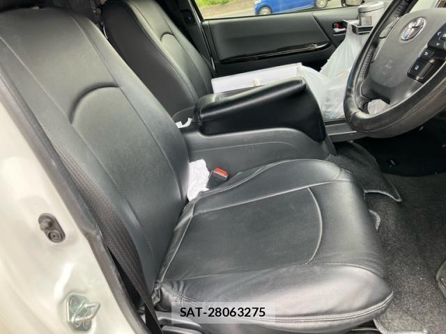 Toyota HIACE VAN 2023-07 7510306-11