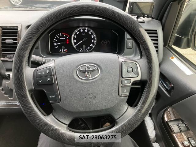 Toyota HIACE VAN 2023-07 7510306-17