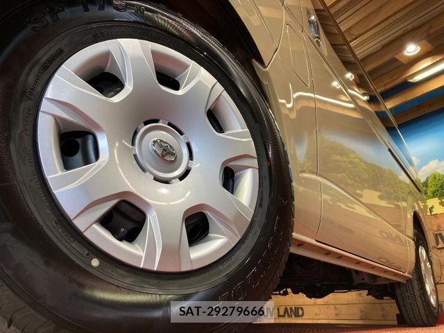 Toyota HIACE VAN 2025-07 7503283-12