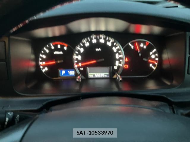 Toyota HIACE VAN 2015-11 7503299-17