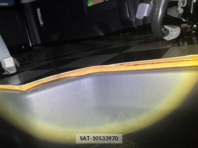 Toyota HIACE VAN 2015-11 7503299-23