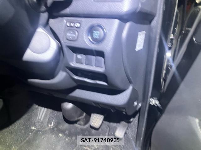 Toyota HIACE VAN 2024-06 7503289-11