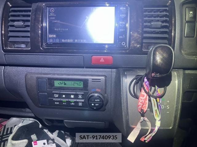 Toyota HIACE VAN 2024-06 7503289-13