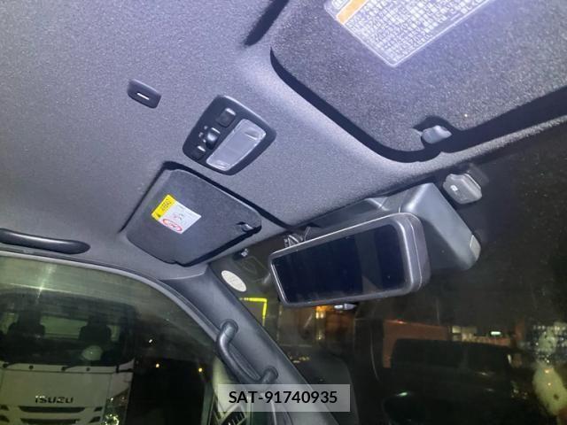 Toyota HIACE VAN 2024-06 7503289-18
