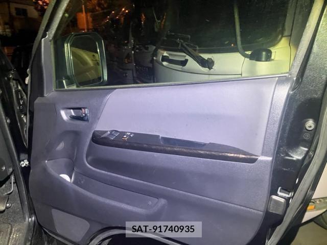 Toyota HIACE VAN 2024-06 7503289-20