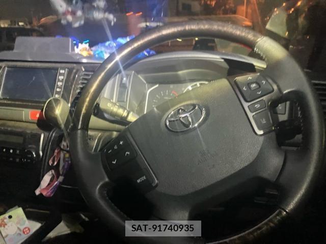 Toyota HIACE VAN 2024-06 7503289-21