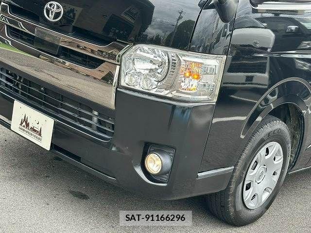 Toyota HIACE VAN 2018-04 7503298-19