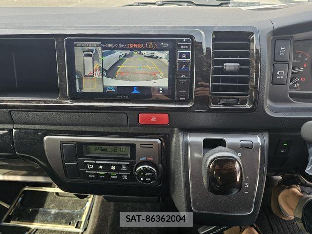 Toyota HIACE VAN 2023-01 7503281-11