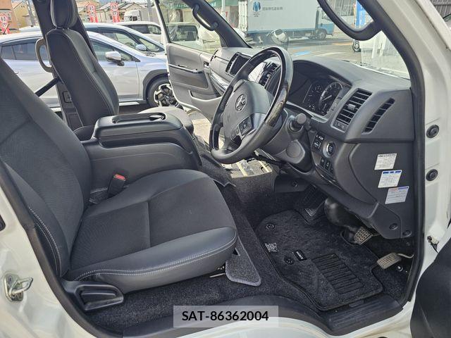 Toyota HIACE VAN 2023-01 7503281-5