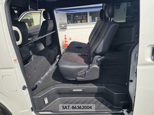 Toyota HIACE VAN 2023-01 7503281-8